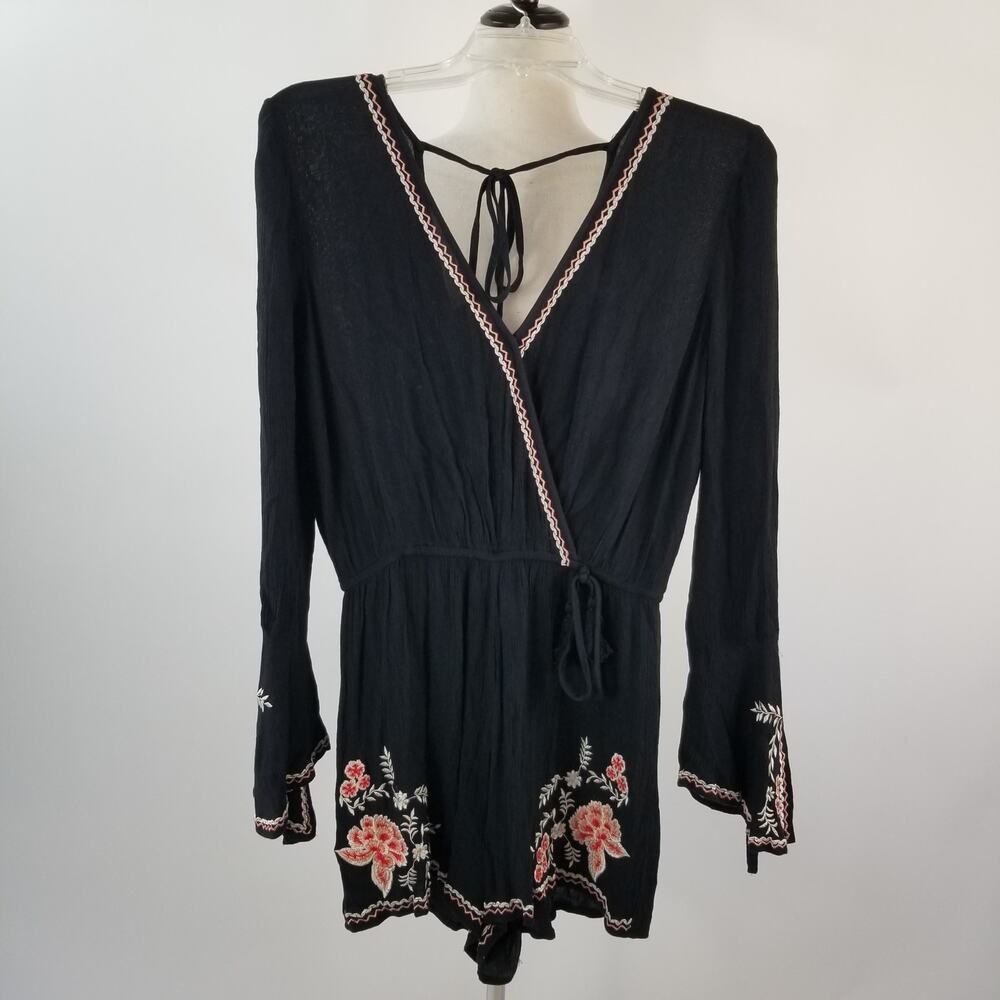 Band of Gypsies Black Pink Embroidered Floral Boho Tie Neck Romper NEW Size S